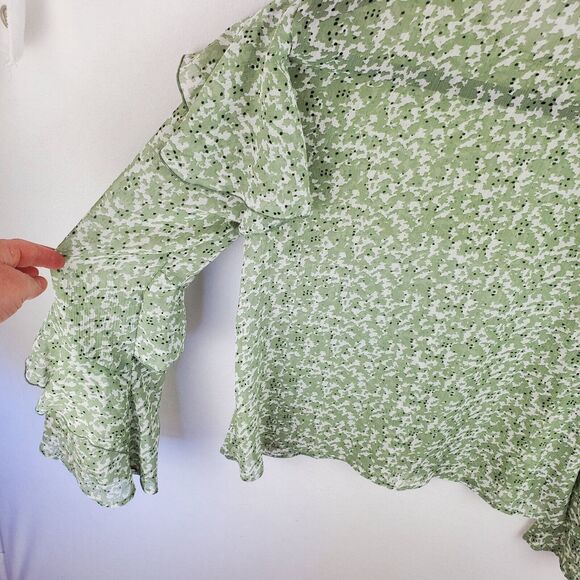 H&M Shirt Blouse Womens 6 Green Ruffle Sleeve Abstract Print Spring Keyhole - Picture 7 of 8